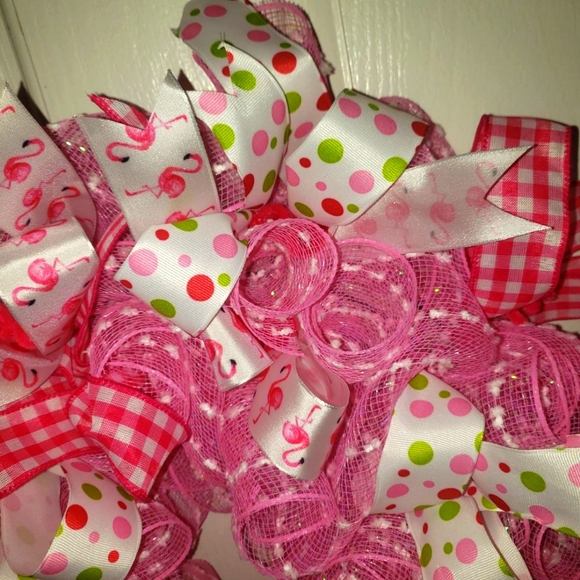 Pretty in Pink Flamingo Wreath - Picture 4 of 4